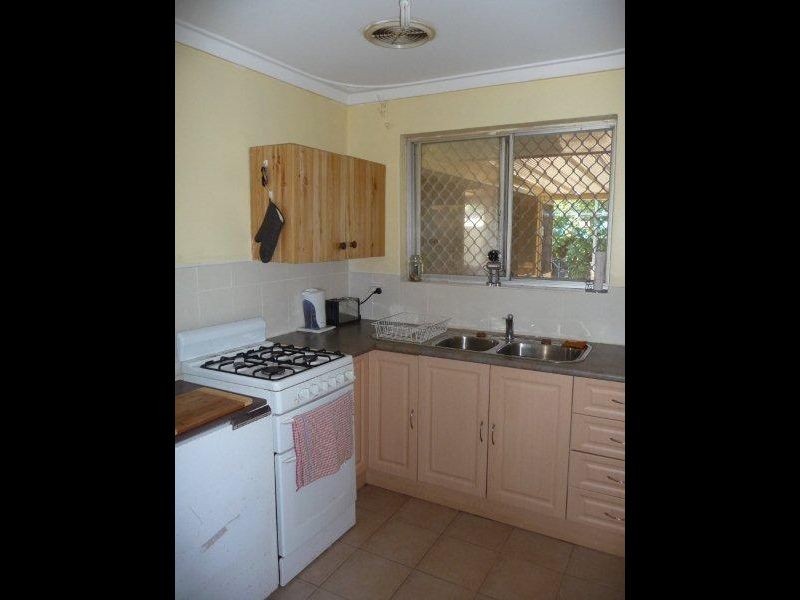 5b Angelo Street, Armadale WA 6112