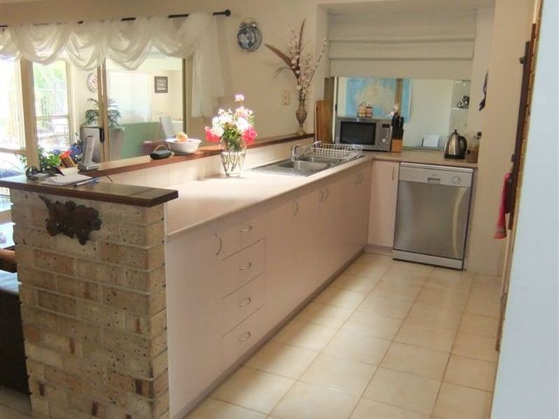 6 Ainstey Close, Seville Grove WA 6112