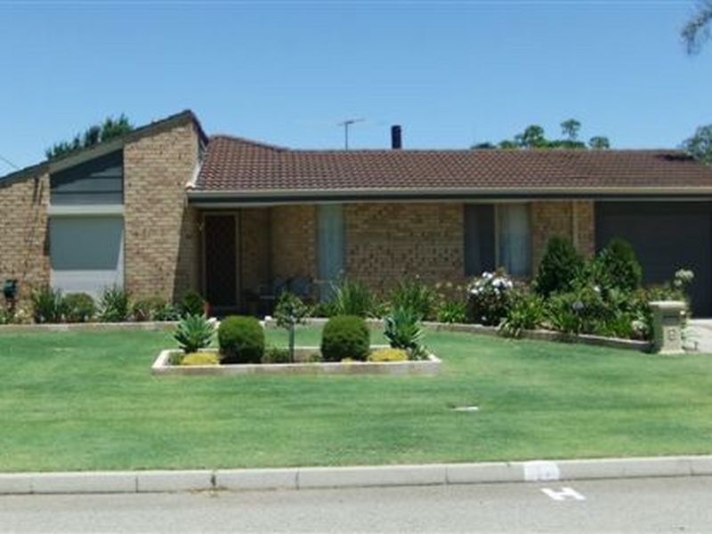 6 Ainstey Close, Seville Grove WA 6112