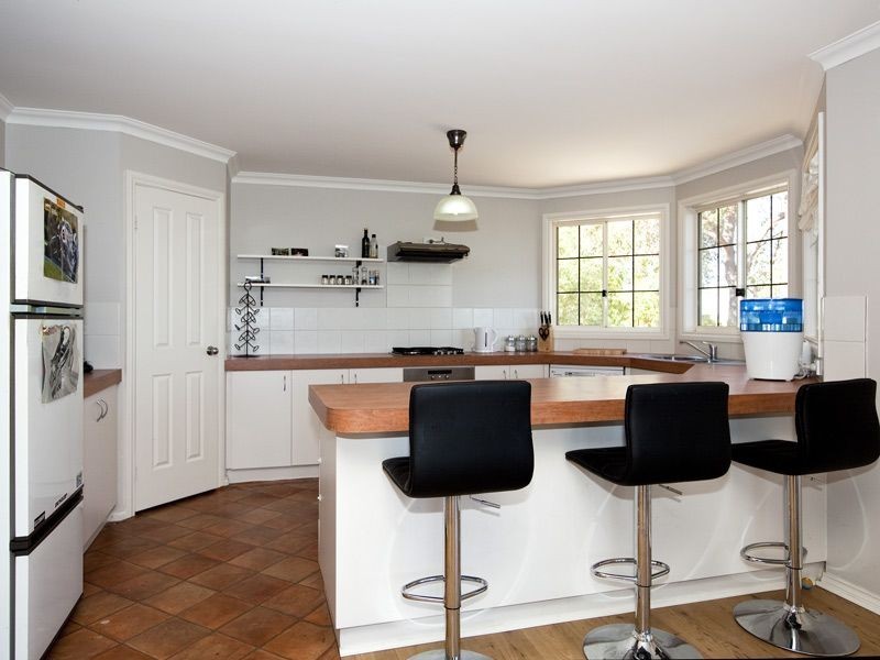 10 Bevis Court, Darling Downs WA 6122