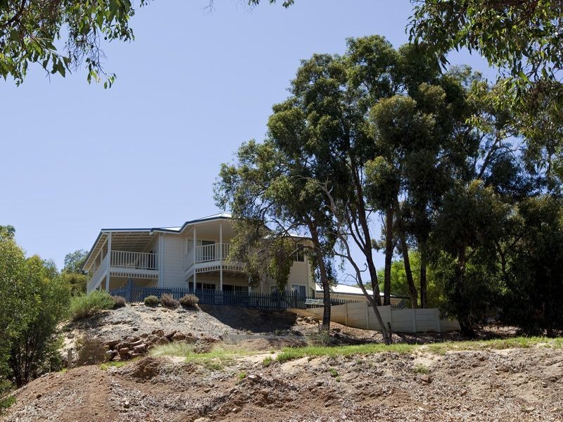 10 Bevis Court, Darling Downs WA 6122