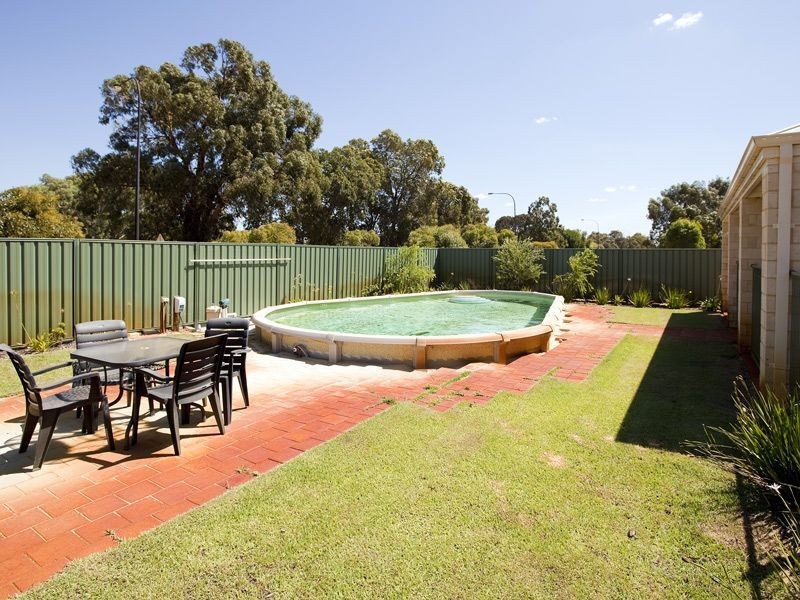 2 Vermillion Boulevard, Hilbert WA 6112