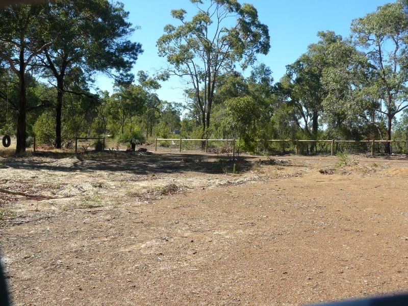 97 Heath Road, Roleystone WA 6111