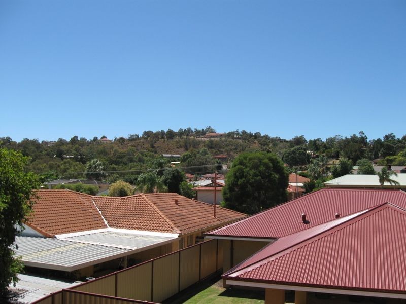 2/70 Derry Avenue, Mount Nasura WA 6112