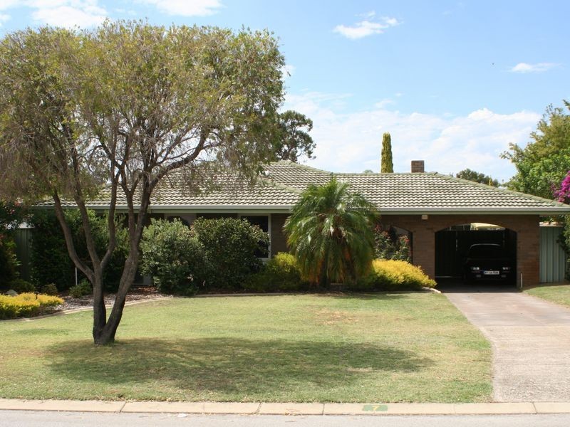 7 Ripplewood Avenue, Thornlie WA 6108