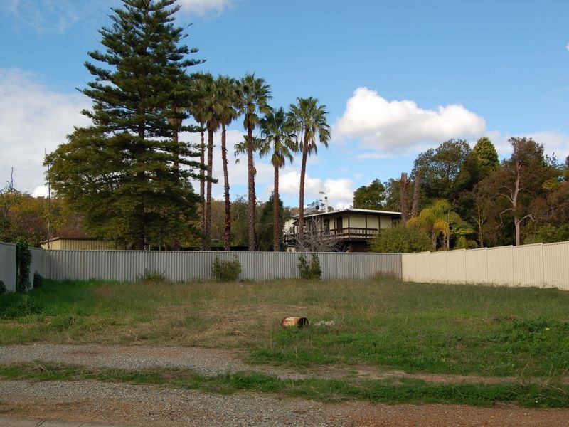 4 Brown Street, Darling Downs WA 6122