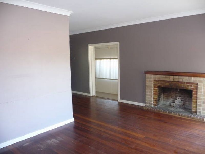 14 Bernard Street, Kelmscott WA 6111