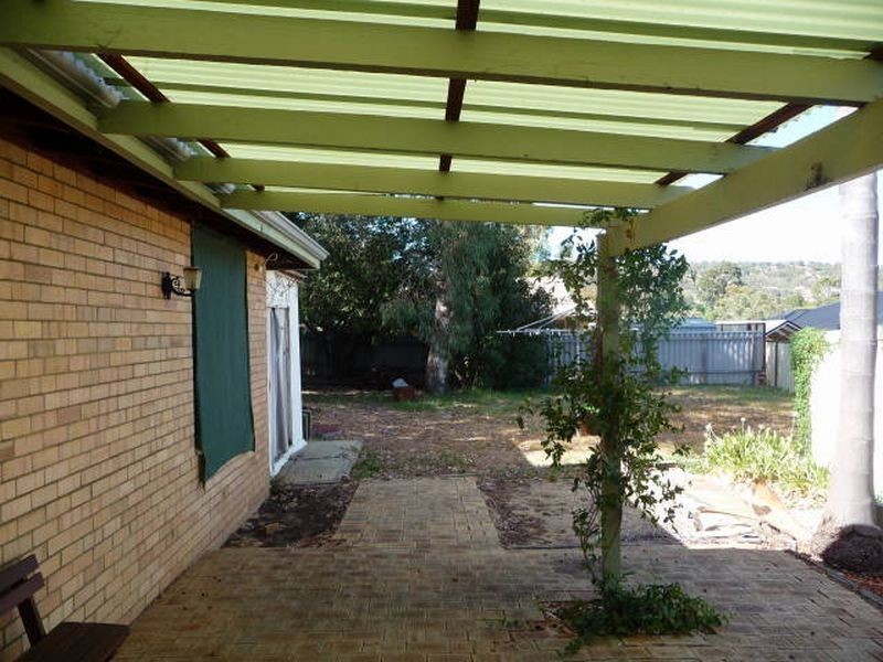 14 Bernard Street, Kelmscott WA 6111