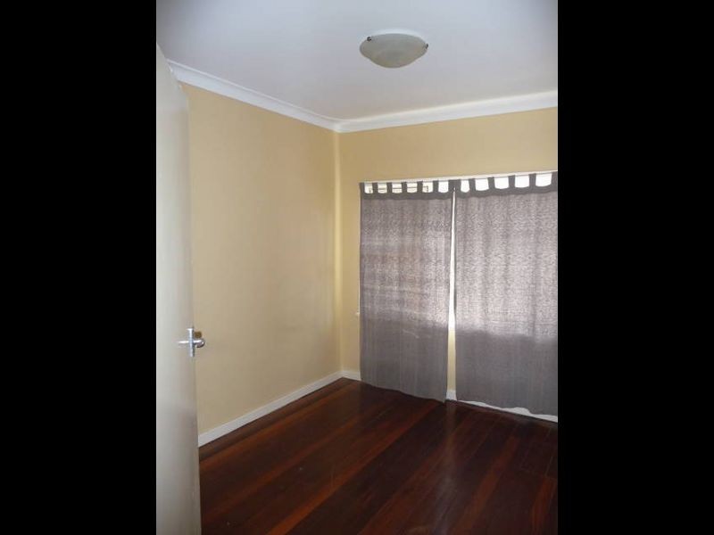 14 Bernard Street, Kelmscott WA 6111