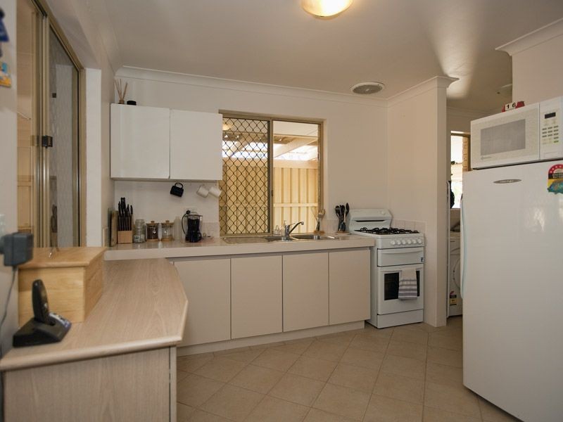 16 Riverside Lane, Seville Grove WA 6112