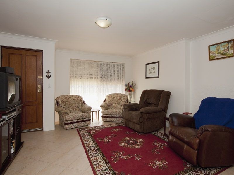 16 Riverside Lane, Seville Grove WA 6112