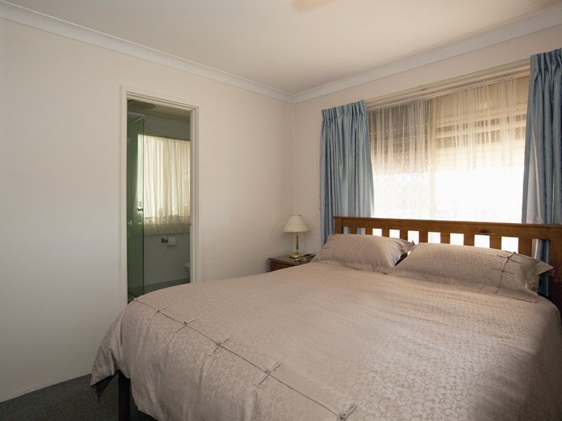 16 Riverside Lane, Seville Grove WA 6112