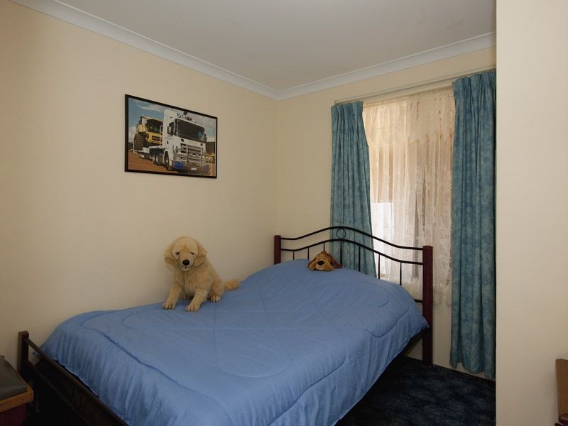 16 Riverside Lane, Seville Grove WA 6112