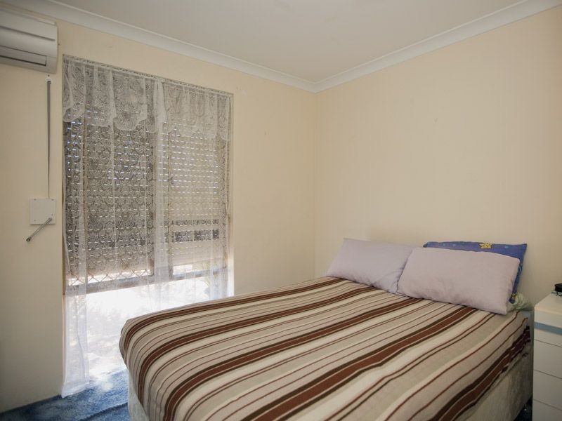 16 Riverside Lane, Seville Grove WA 6112