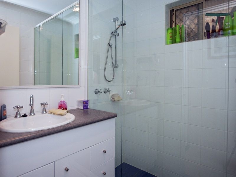 16 Riverside Lane, Seville Grove WA 6112