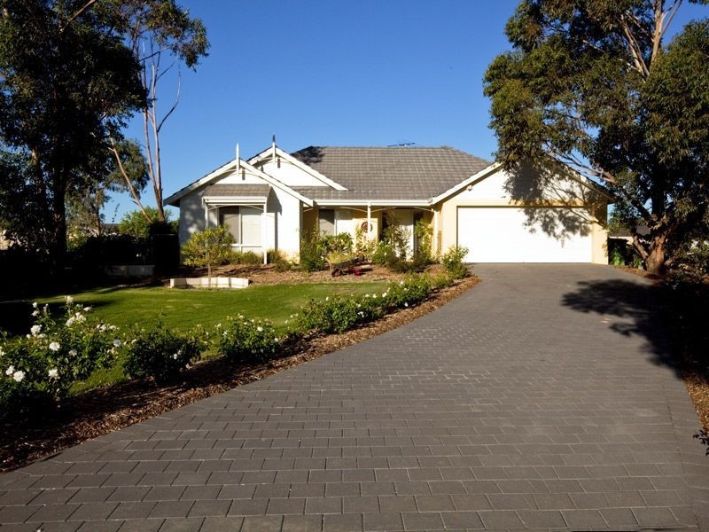 33 Caduceus Way, Hilbert WA 6112