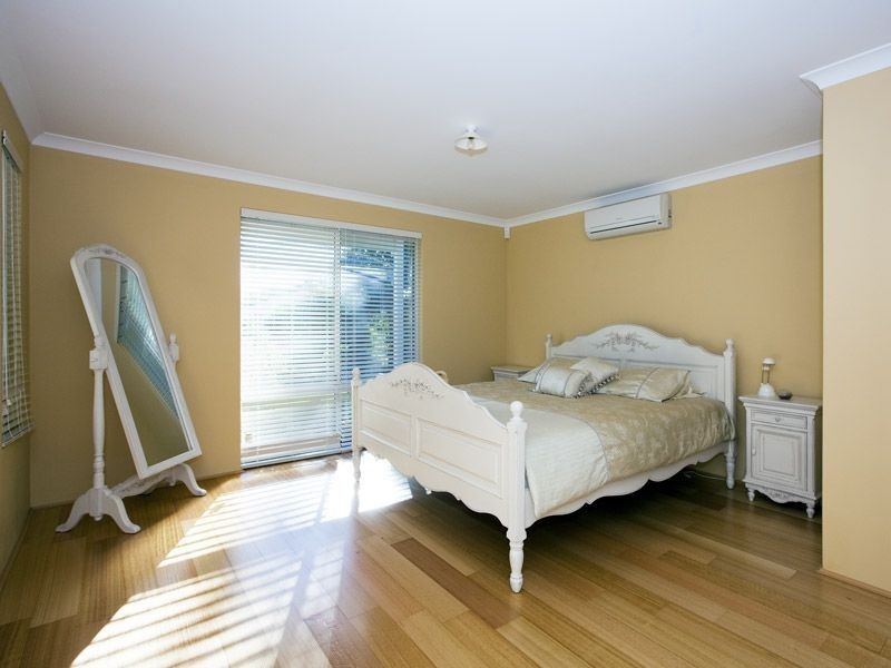 33 Caduceus Way, Hilbert WA 6112