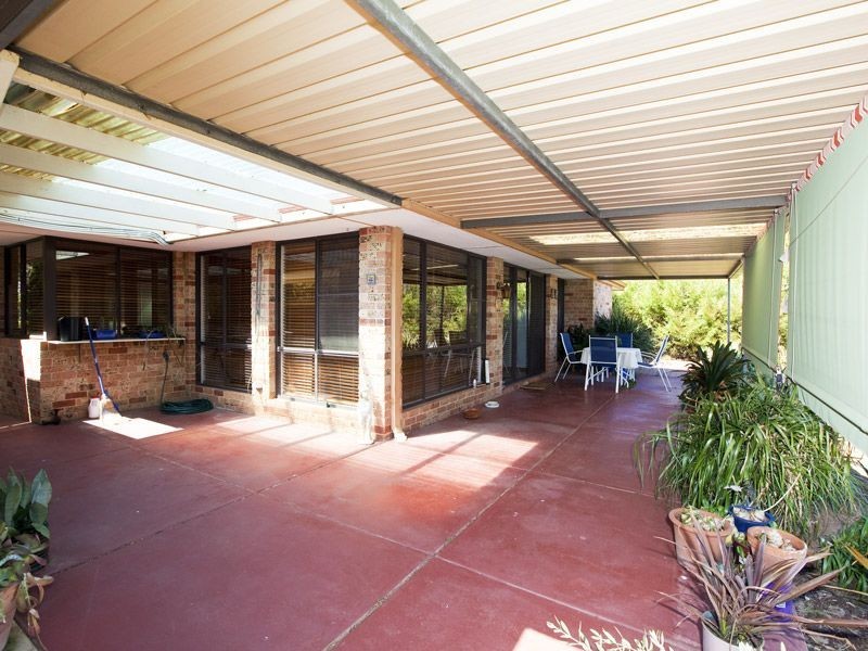 19 Henrietta Avenue, Mount Nasura WA 6112