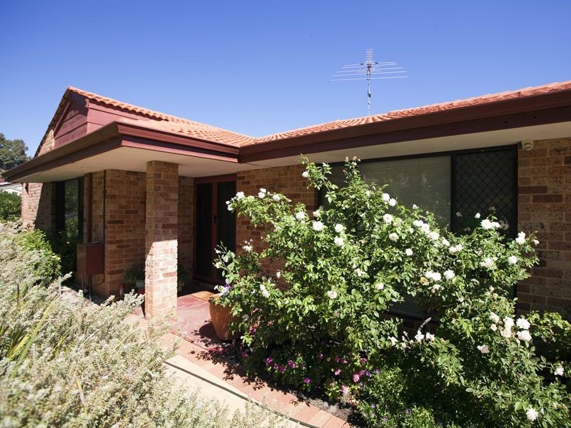 19 Henrietta Avenue, Mount Nasura WA 6112