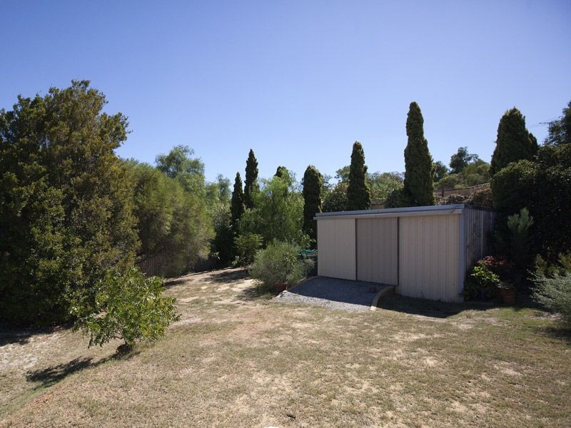 19 Henrietta Avenue, Mount Nasura WA 6112