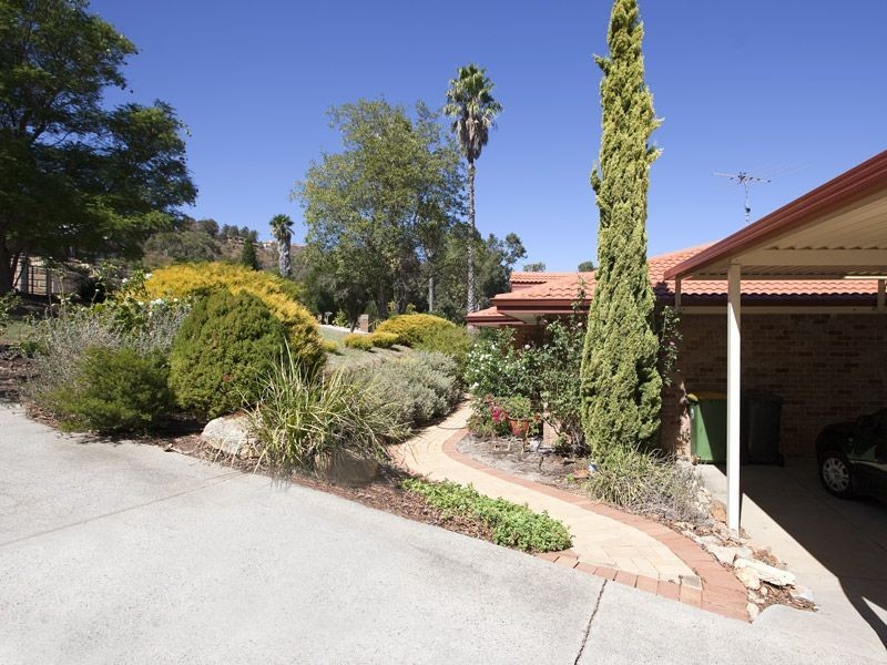 19 Henrietta Avenue, Mount Nasura WA 6112