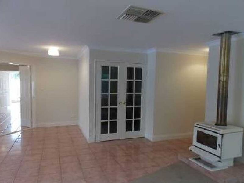 2 Marie Court, Atwell WA 6164