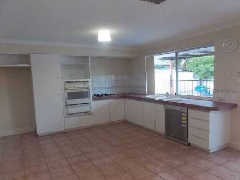 2 Marie Court, Atwell WA 6164