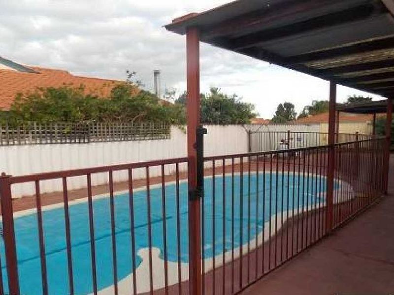 2 Marie Court, Atwell WA 6164