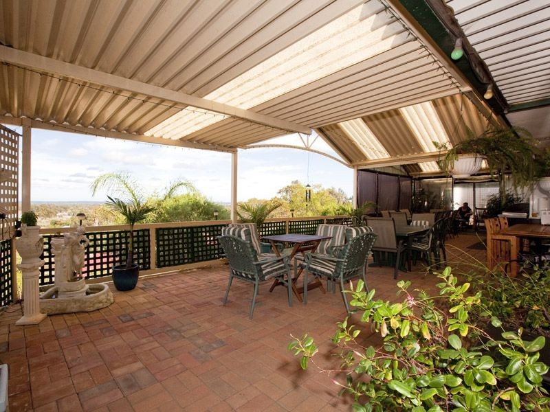 22 Derry Avenue, Mount Nasura WA 6112