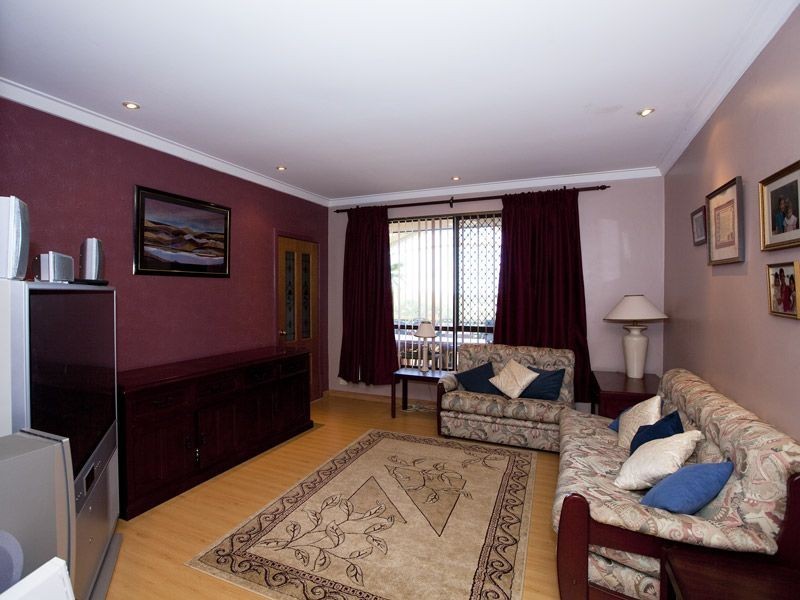 22 Derry Avenue, Mount Nasura WA 6112