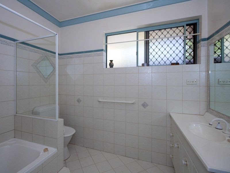 22 Derry Avenue, Mount Nasura WA 6112