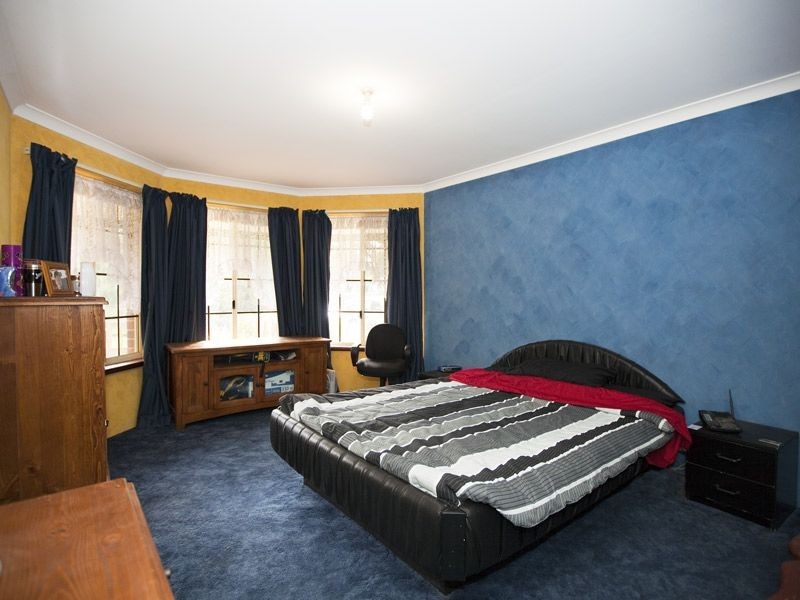 26 Kentucky Drive, Darling Downs WA 6122