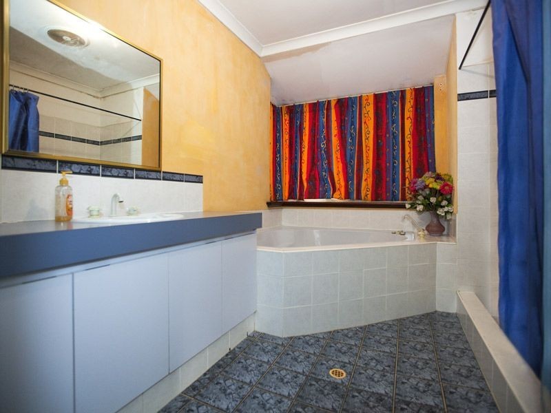 26 Kentucky Drive, Darling Downs WA 6122