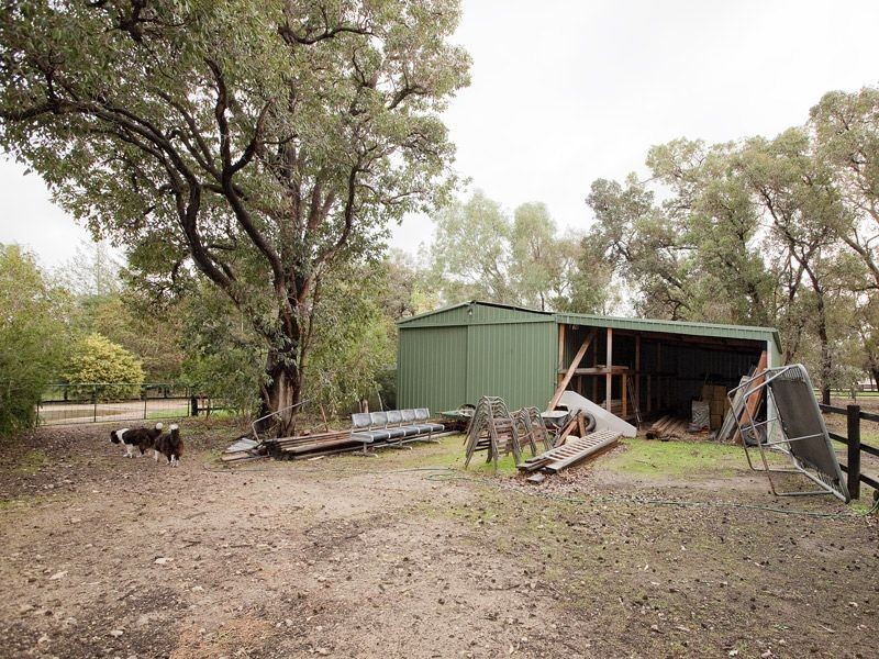 26 Kentucky Drive, Darling Downs WA 6122