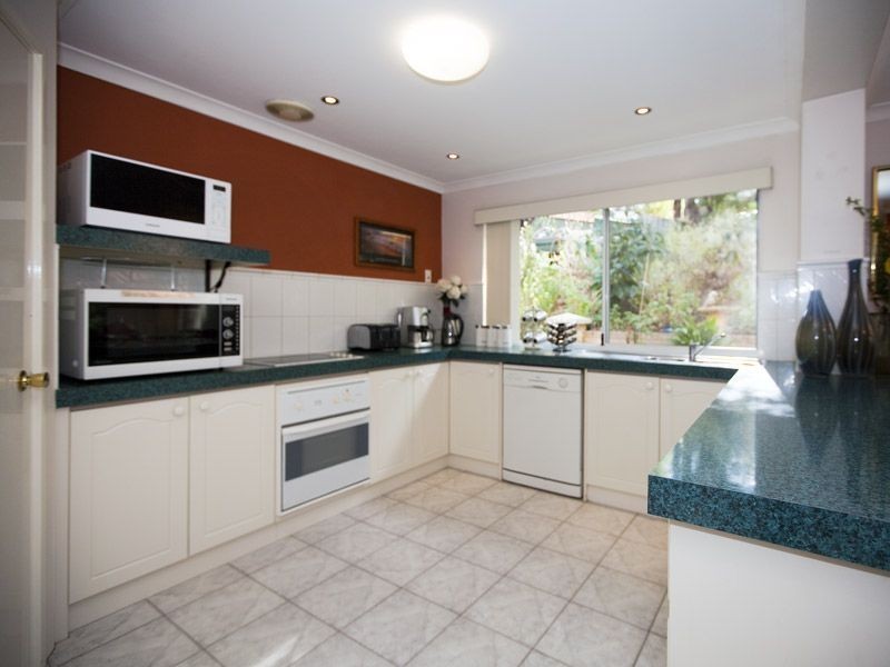 37 Norman Road, Roleystone WA 6111