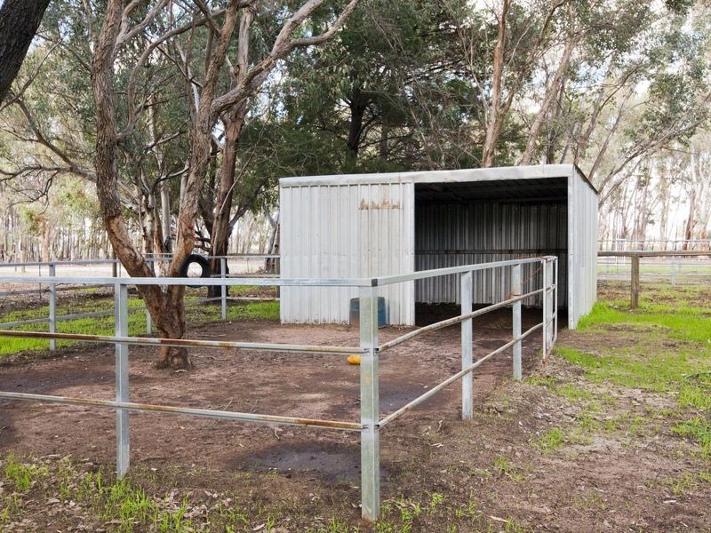 24 Swamp Gum Road, Oakford WA 6121