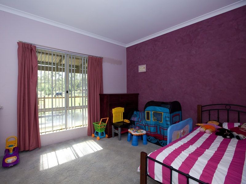 24 Swamp Gum Road, Oakford WA 6121