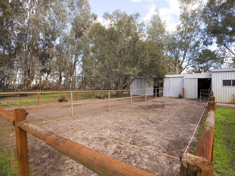 24 Swamp Gum Road, Oakford WA 6121