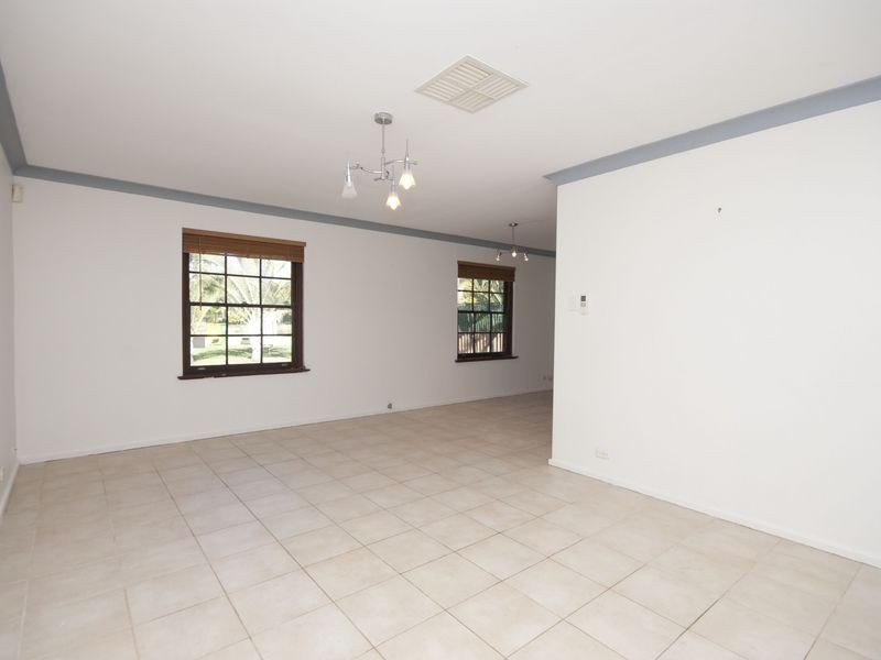 18 Bavich Road, Armadale WA 6112