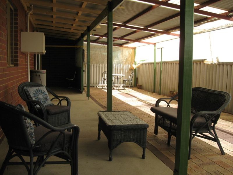 1/15A Kara Court, Seville Grove WA 6112