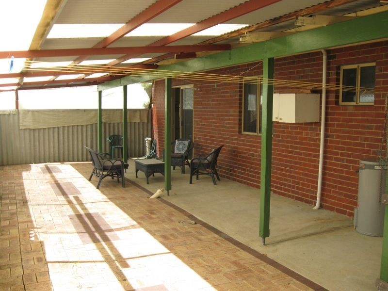 1/15A Kara Court, Seville Grove WA 6112