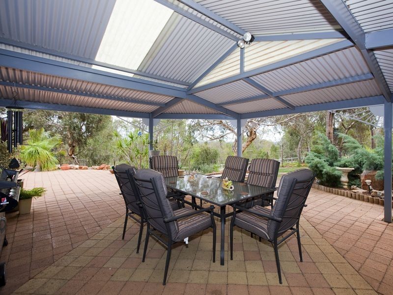 2 Leys Rise, Mount Richon WA 6112