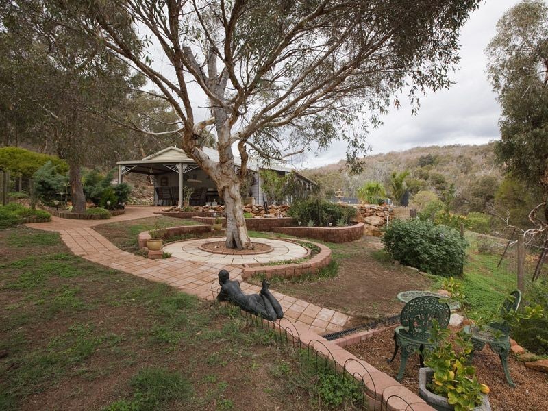 2 Leys Rise, Mount Richon WA 6112