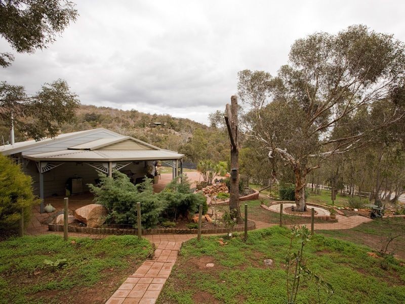2 Leys Rise, Mount Richon WA 6112