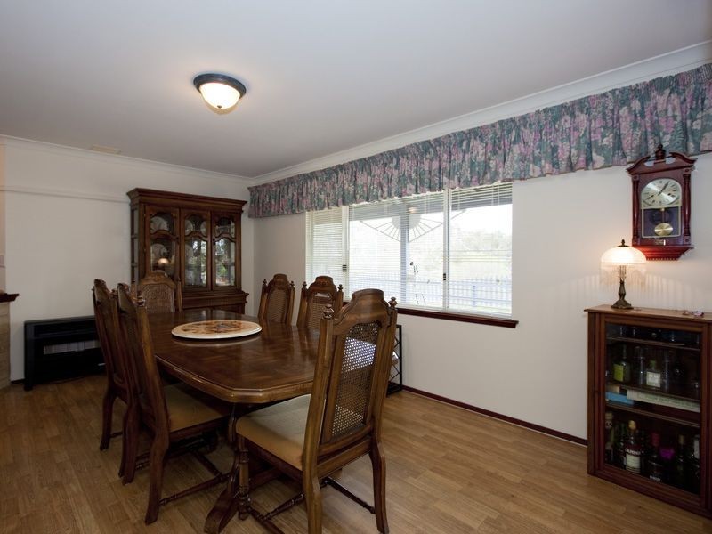 2 Leys Rise, Mount Richon WA 6112
