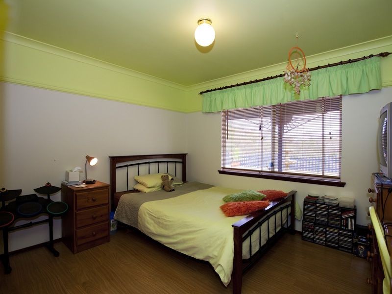 2 Leys Rise, Mount Richon WA 6112