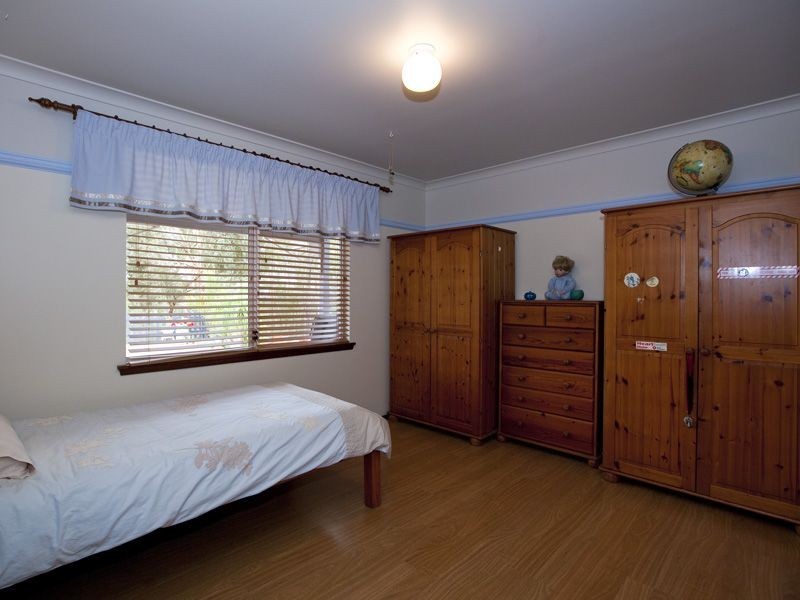 2 Leys Rise, Mount Richon WA 6112