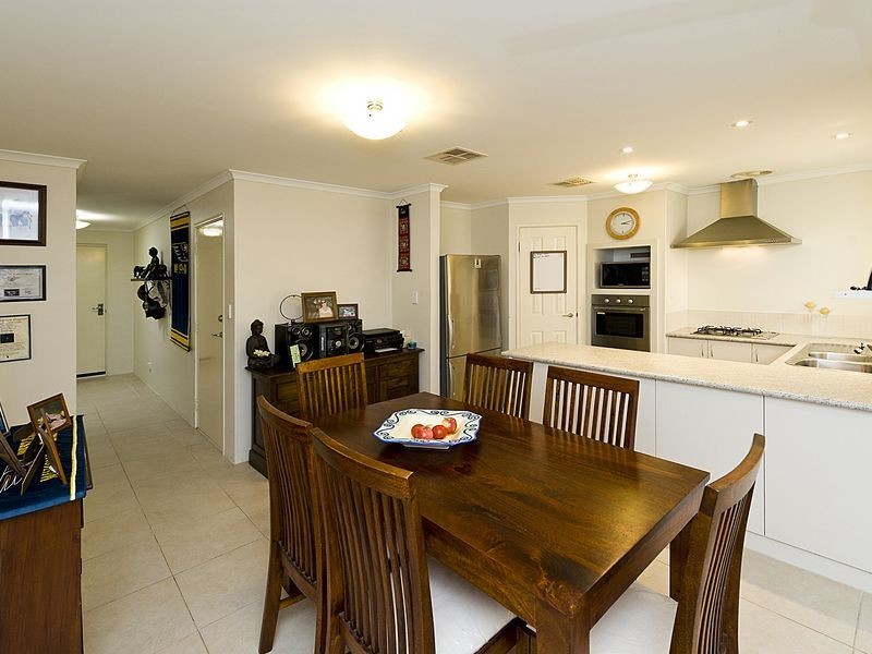 3/19 Milano Loop, Seville Grove WA 6112