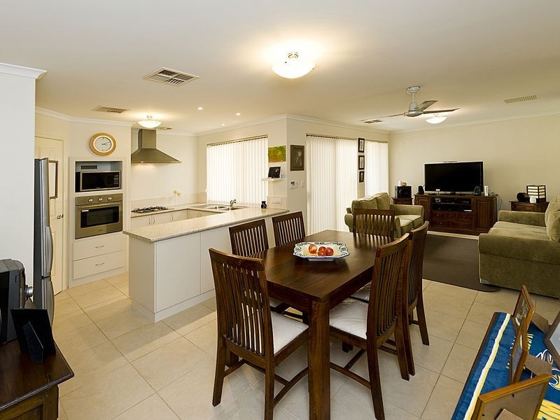 3/19 Milano Loop, Seville Grove WA 6112