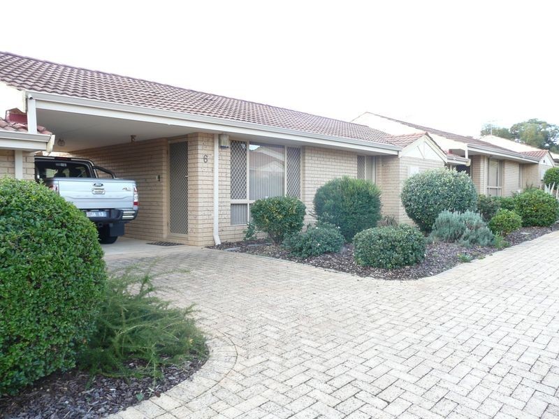 6/18 Lathwell Street, Armadale WA 6112